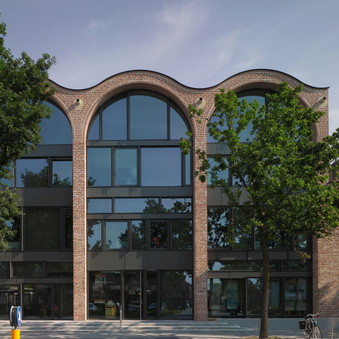 Gemeentehuis, Bibliotheek en Theater